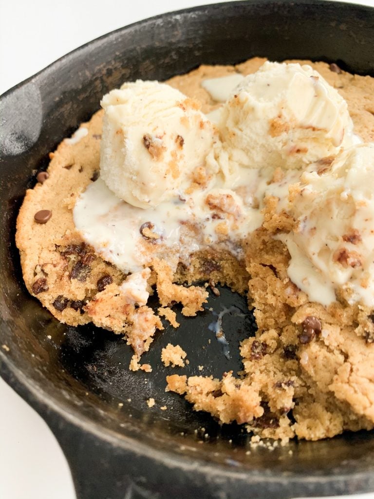 close up of the vegan cookie skillet with some bites taken out 