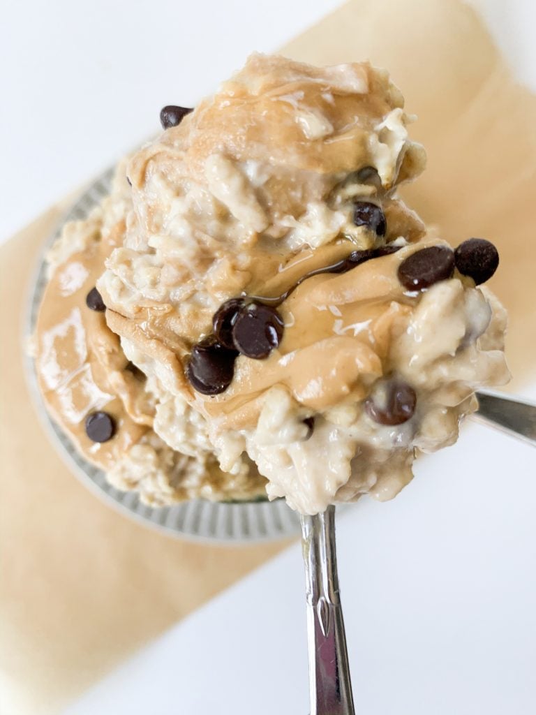 closeup of a spoonful of overnight oats