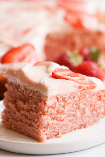 Strawberry Cake Web Story Cover