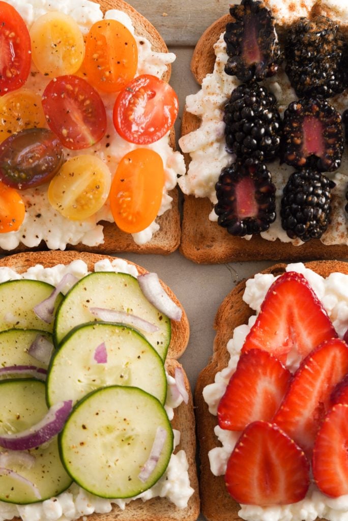 toasts with cottage cheese and toppings