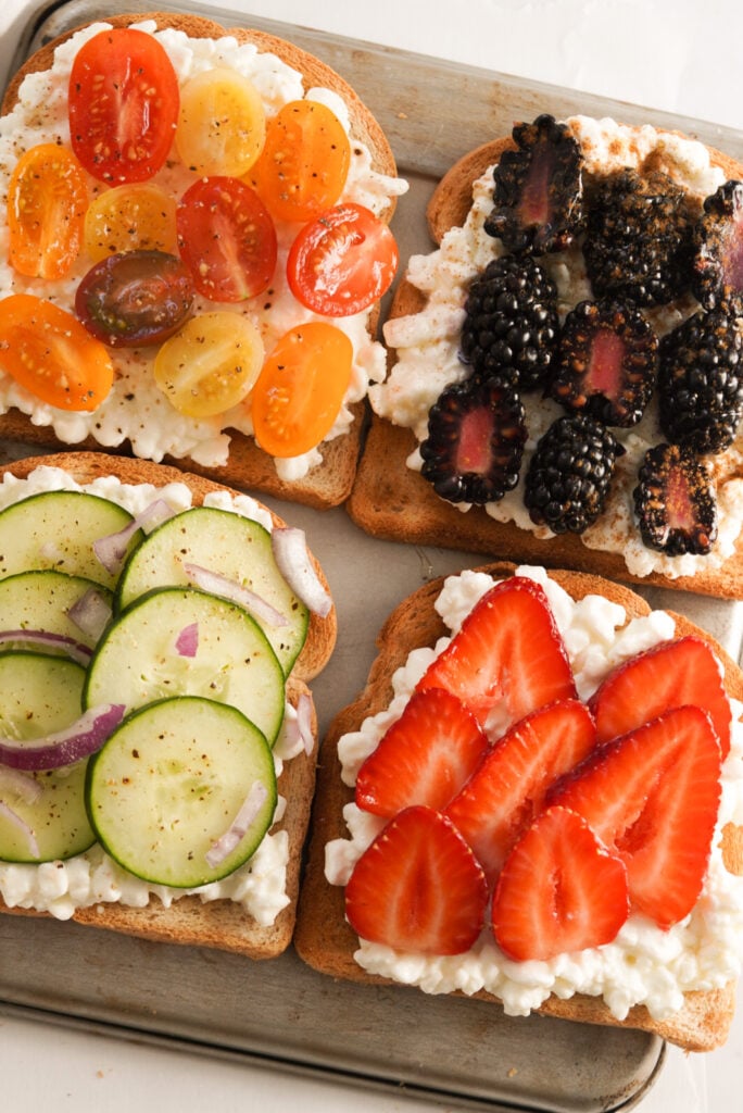 toasts with cottage cheese and toppings