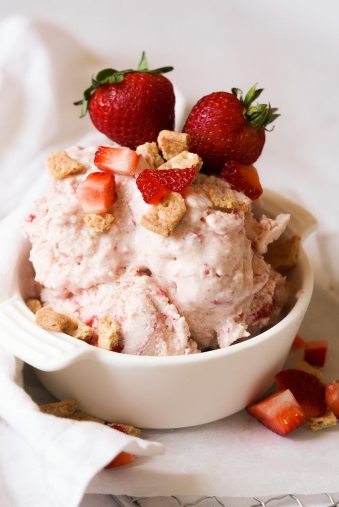 Cookie Dough Scoop - Strawberries & Cream