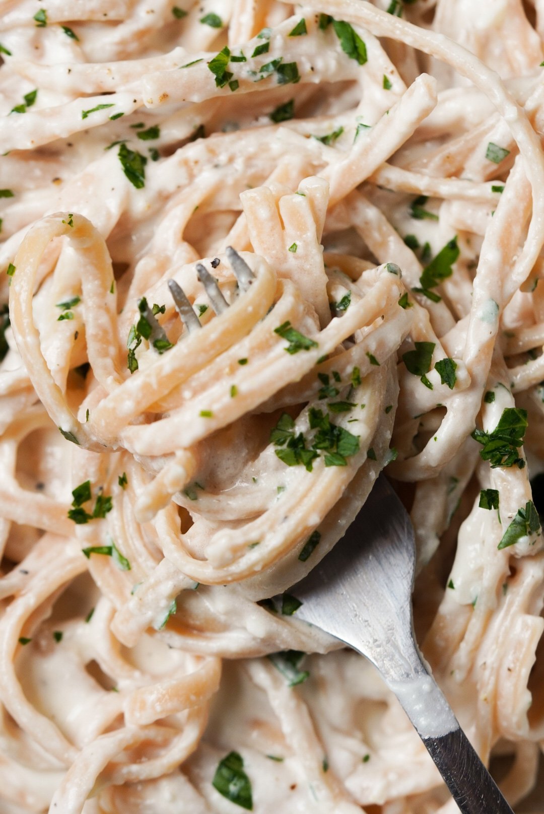 Creamy Greek Yogurt Alfredo Pasta Sauce (High Protein!) Wellness by Kay