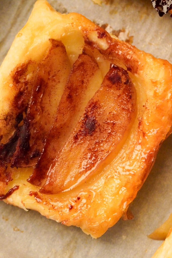 apple pie inspired puff pastry tart