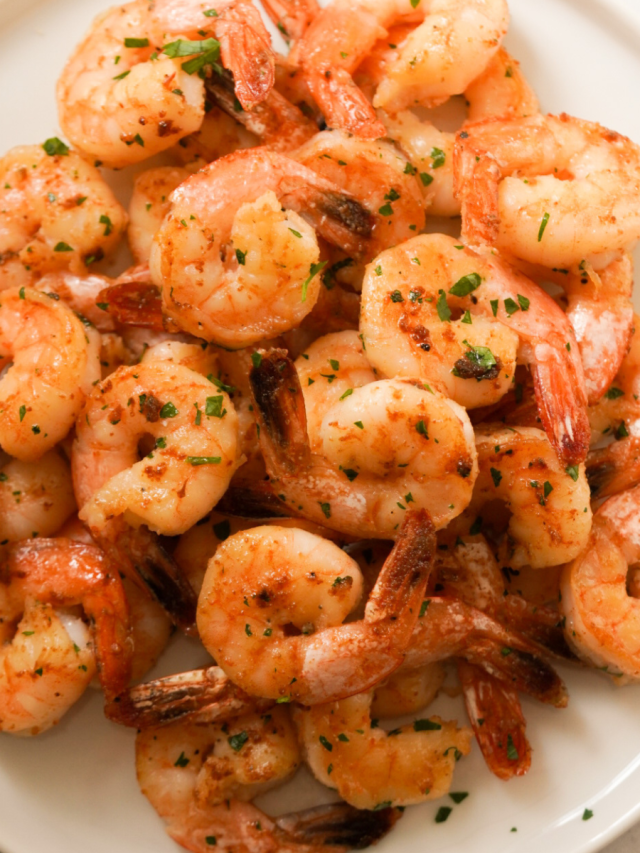 How To Pan Sear Shrimp (5 Minutes On The Stove!)