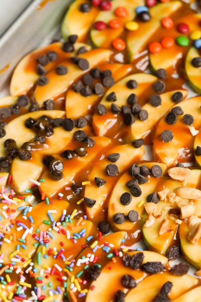 caramel apple slices with chocolate chips