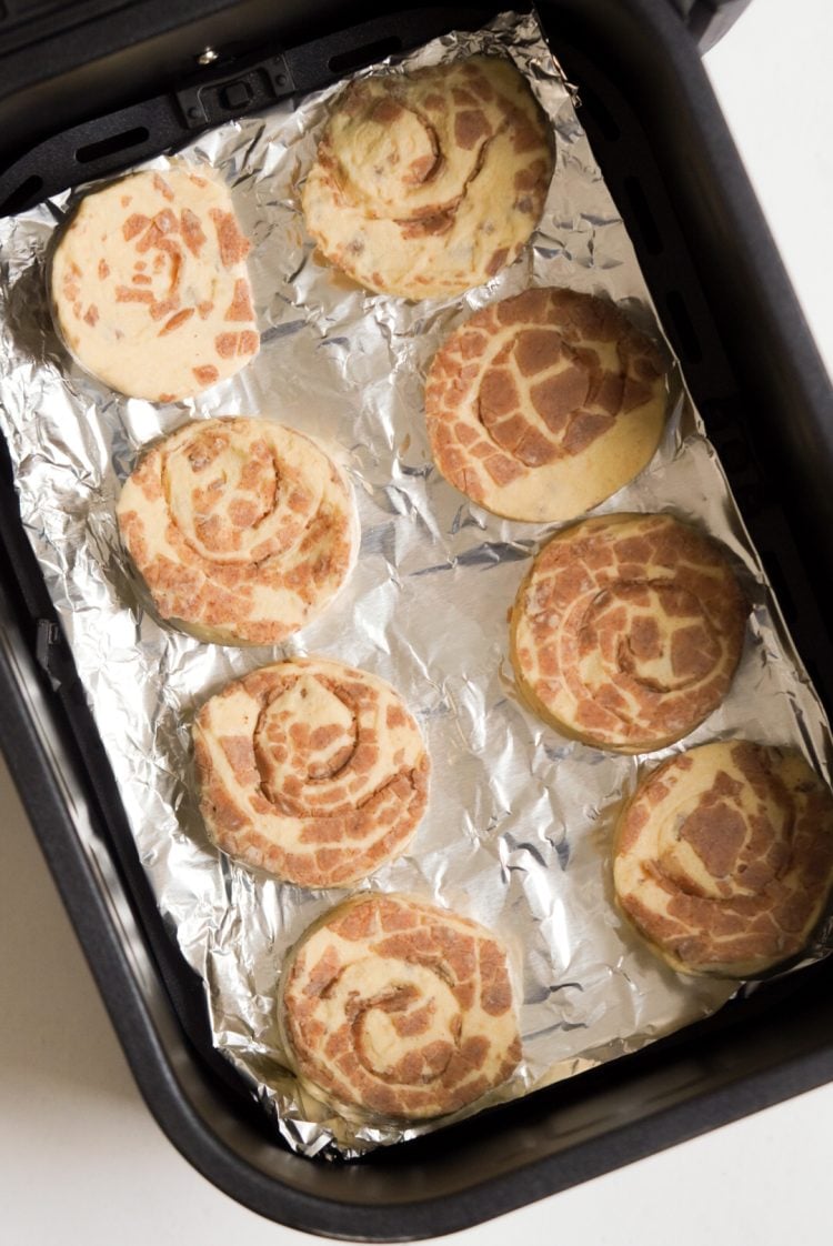 How To Make Air Fryer Cinnamon Rolls (Pillsbury!) - Wellness By Kay